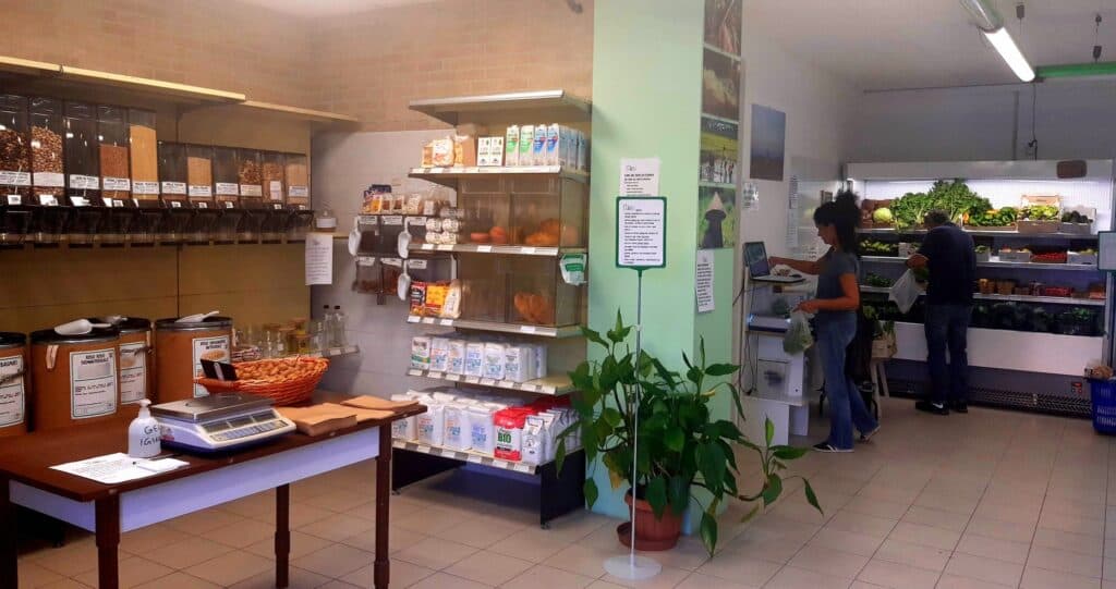 Stadera inaugura lo spazio-mercato cooperativo in via Cesari a Ravenna
